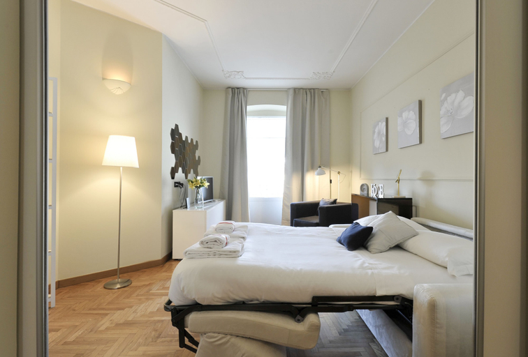 Room 2, At Home Heart of Milan - Design Duomo Apartment, Milano