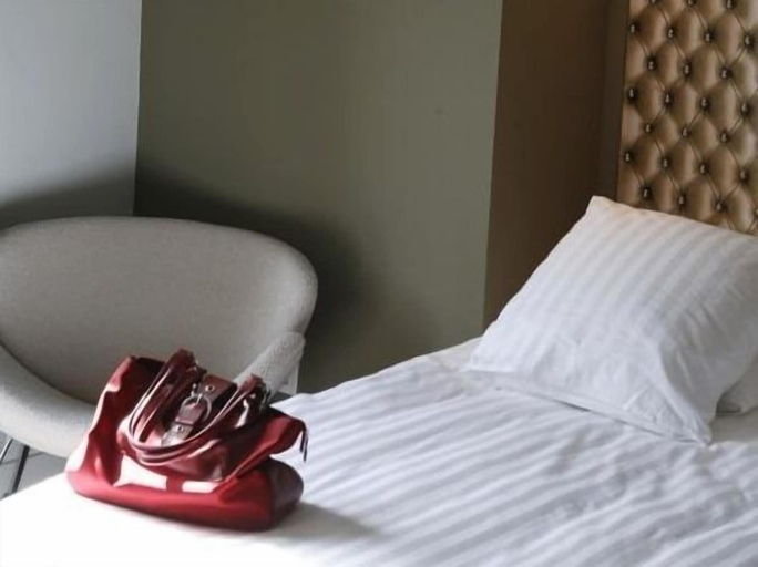 Bedroom 3, Les 4 Étoiles, Hérault