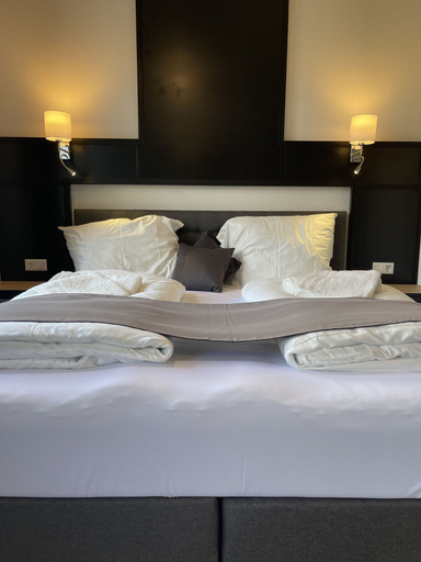 Bedroom 4, Yebs Hotel, Günzburg