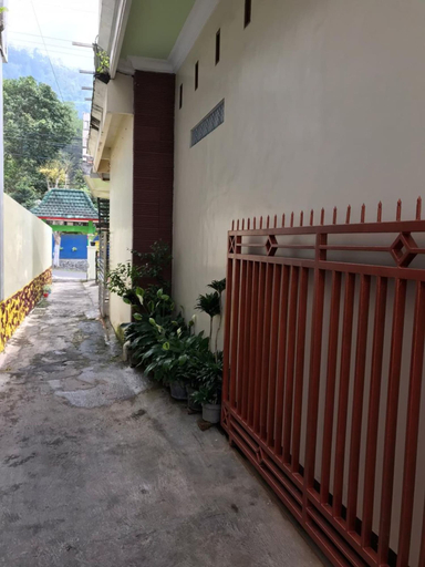 Exterior & Views, Villa Bintang, Malang