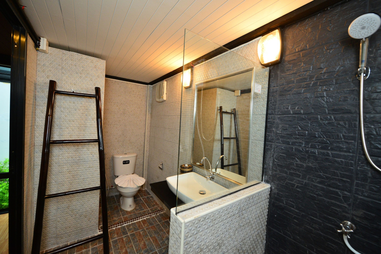 Bathroom 4, Bukit Pool Villas, Phuket Island
