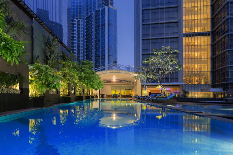 Exterior & Views 21