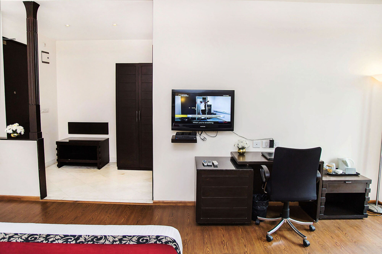 Bedroom 2, Mantra Amaltas, Delhi