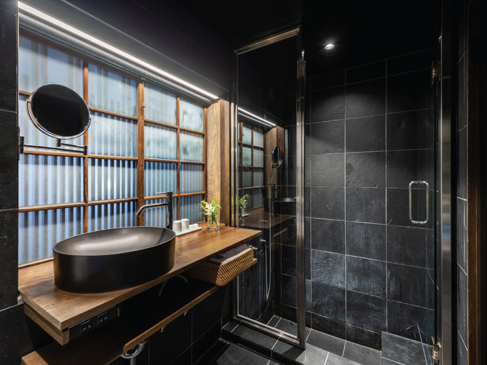 Bathroom 2, Suigetsu Machiya House, Kyoto