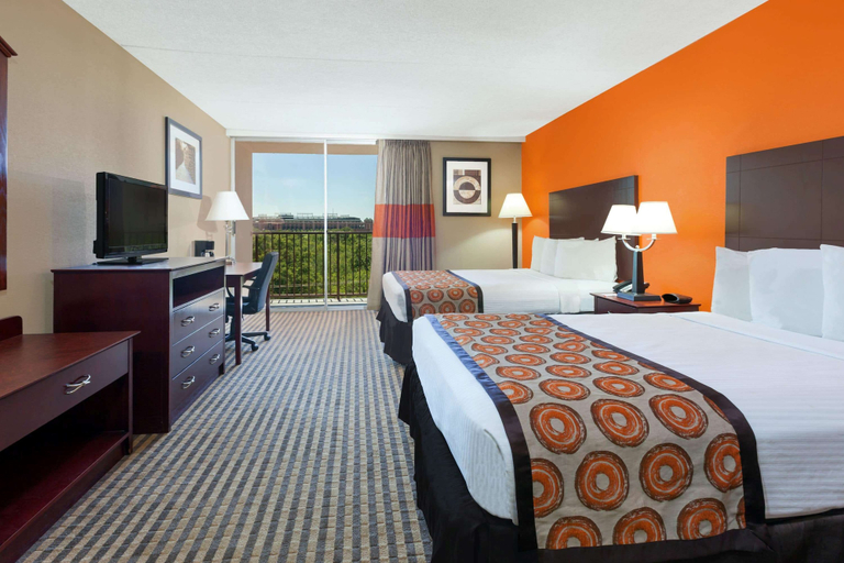 Bedroom 2, Howard Johnson by Wyndham Arlington Ballpark / Six Flags, Arlington