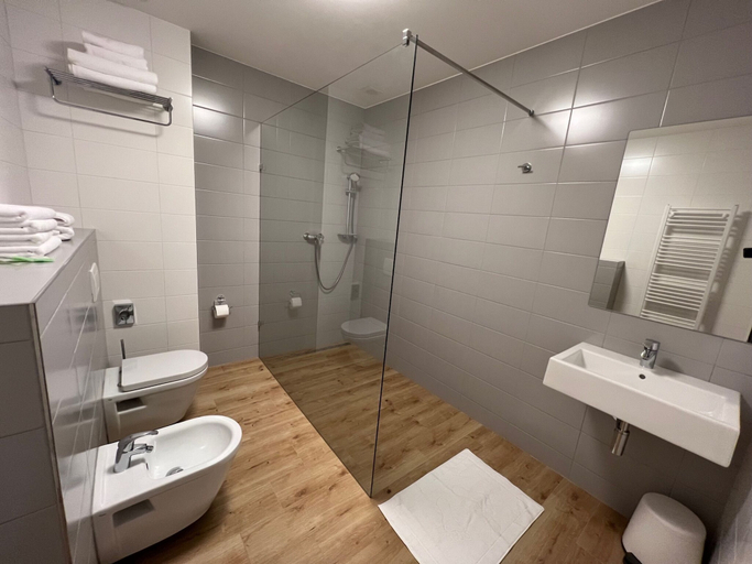 Bathroom 3, HOTEL VARNSDORF, Děčín