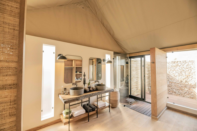 Bathroom 3, Mavela Game Lodge, Umkhanyakude