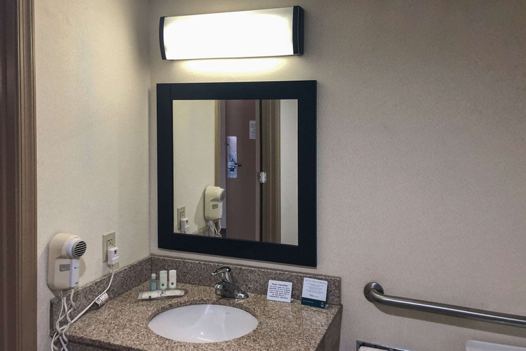 Bathroom 4, Quality Inn Near Joint Base Andrews - Washington Area, Prince George's