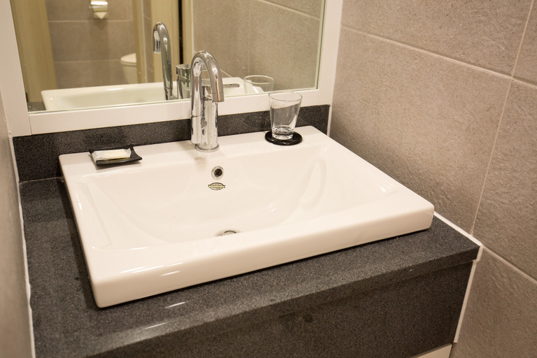 Bathroom 5, Cheonjiyeon Crystal Hotel, Seogwipo