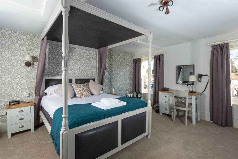 Bedroom 2, Dog & Bear Hotel, Kent
