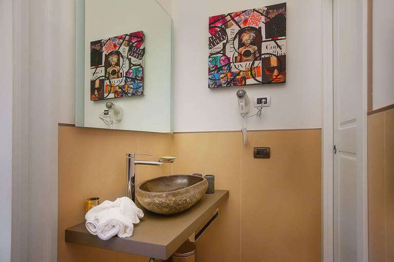 Bathroom 5, Ferrari Suite, Campobasso
