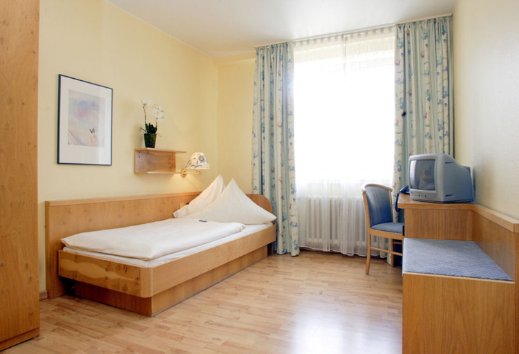 Bedroom 2, Hotel Europa, Bonn