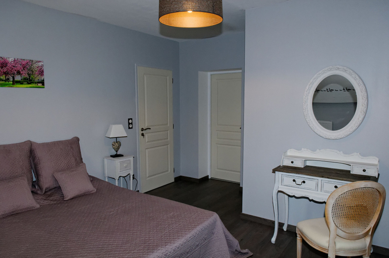 Bedroom 3, La Ferme Aux Charmes, Nord