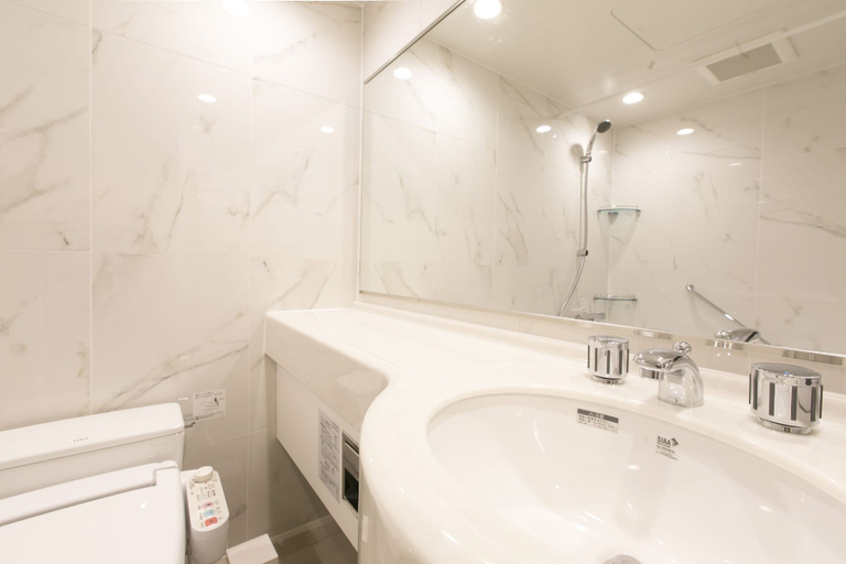 Bathroom 4, Hotel Seiyoken, Kawasaki