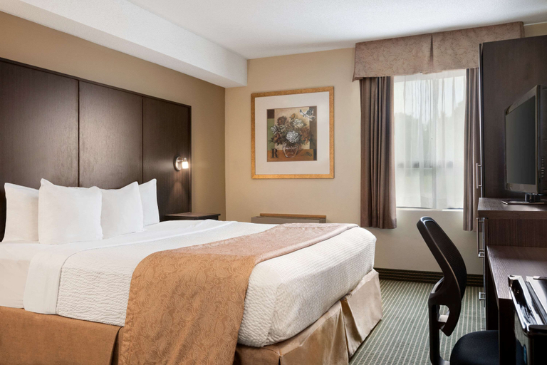 Bedroom 3, Days Inn & Conference Centre by Wyndham Renfrew, Renfrew