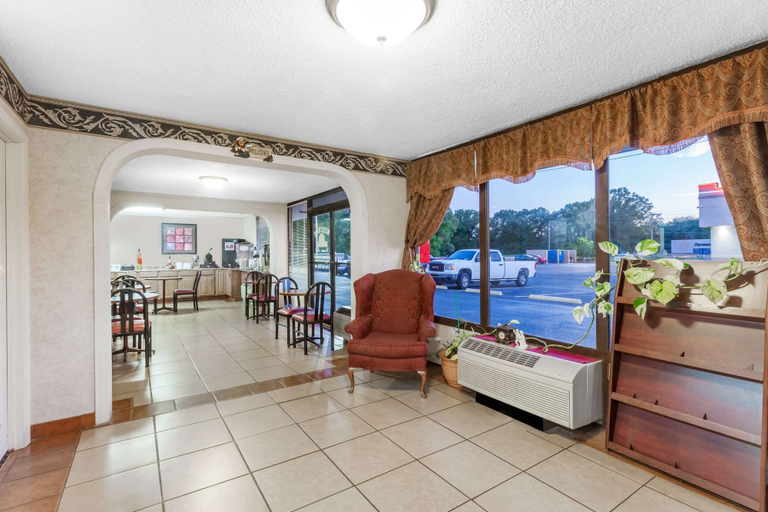 Others, Days Inn by Wyndham Martin, Weakley