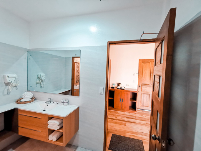 Bathroom 5, Loboc River Resort, Loboc