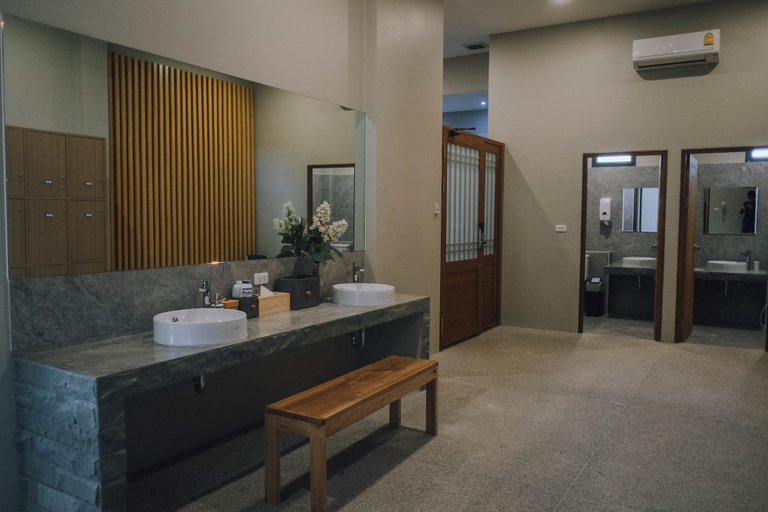 Bathroom 4, Serenity Hotel Spa & Onsen, Kabin Buri