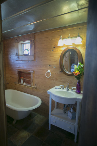 Bathroom 3, Seventy-four Ranch, Pickens