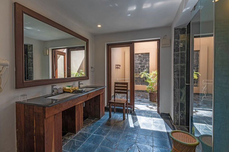 Bathroom 4, Ranthambhore Kothi, Sawai Madhopur