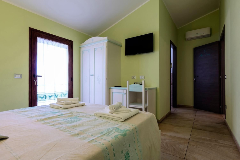 Bedroom 4, B&B Sardinia For You, Oristano