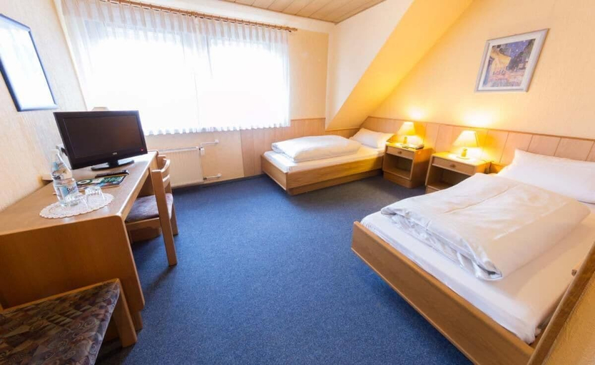 Bedroom 2, Hotel Thielmann, Lahn-Dill-Kreis
