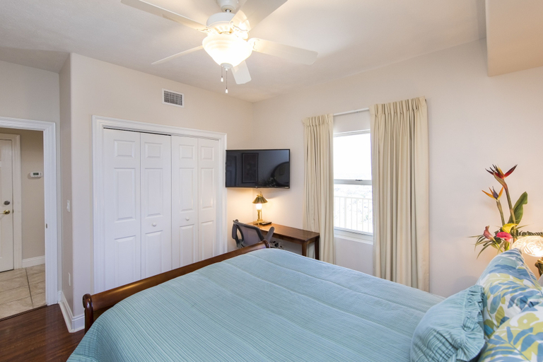 Bedroom 3, Treasure Island 1502, Bay
