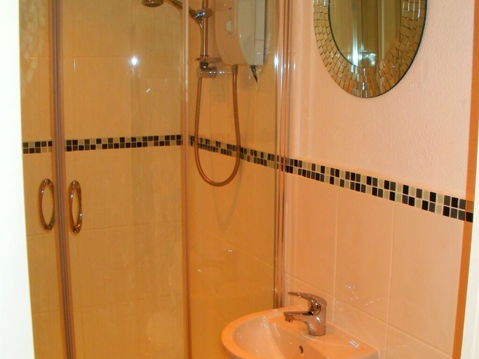 Bathroom 3, Yacht Bay View, Lancashire