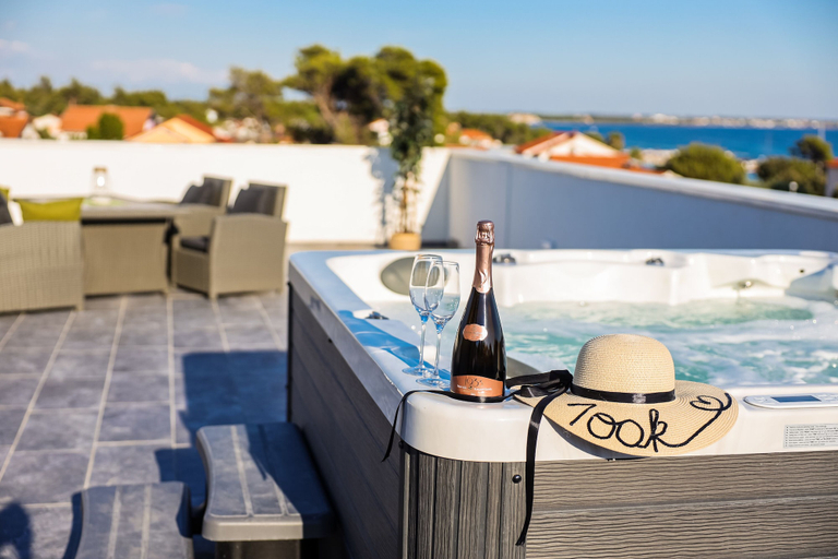 Food & Drinks, 1oak Rentals, Vir