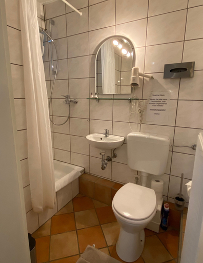 Bathroom 5, Wilsmann Apartmentvermietung, Paderborn