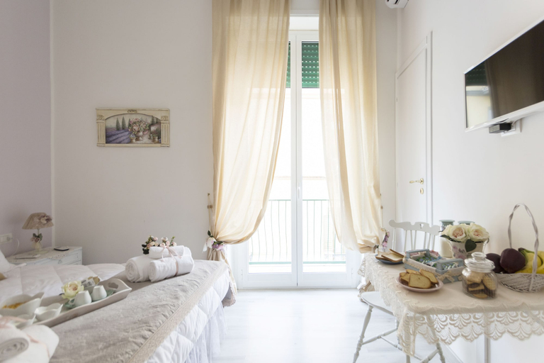 Bedroom 2, La Maison Romantique, Napoli