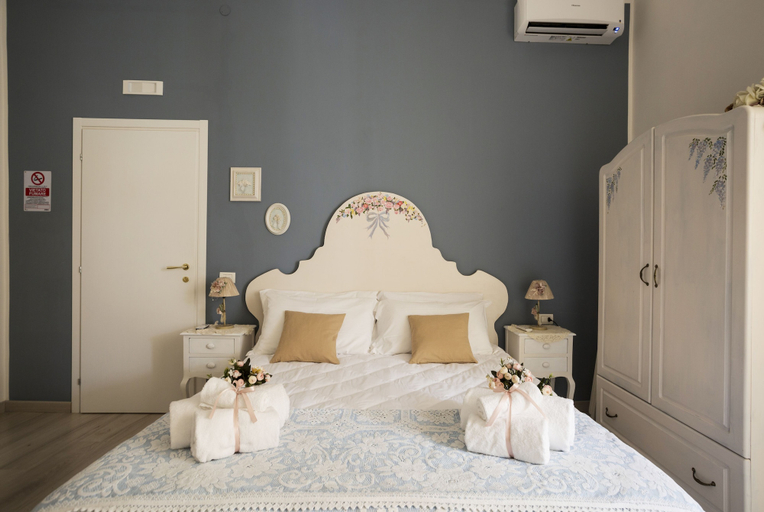 Bedroom 3, La Maison Romantique, Napoli