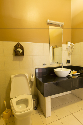 Bathroom 5, Humura, Kampala