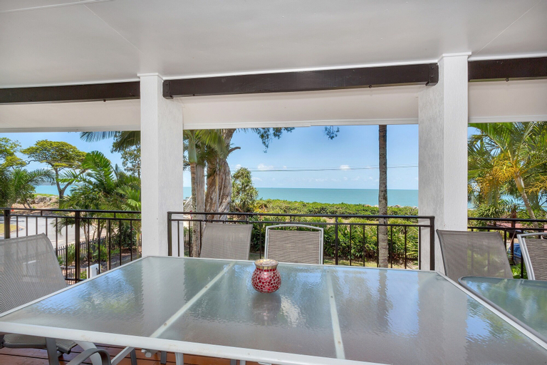 Dolce Vita Beachfront Holiday House, Cairns