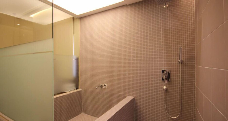 Bathroom 4, Club Hotel, Haeundae