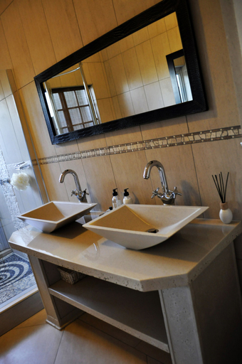 Bathroom 5, Waterfalls Boutique Hotel, City of Tshwane