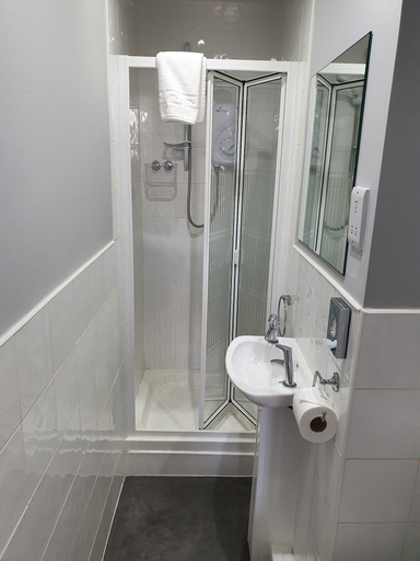 Bathroom 4, The Braemar Southport, Sefton