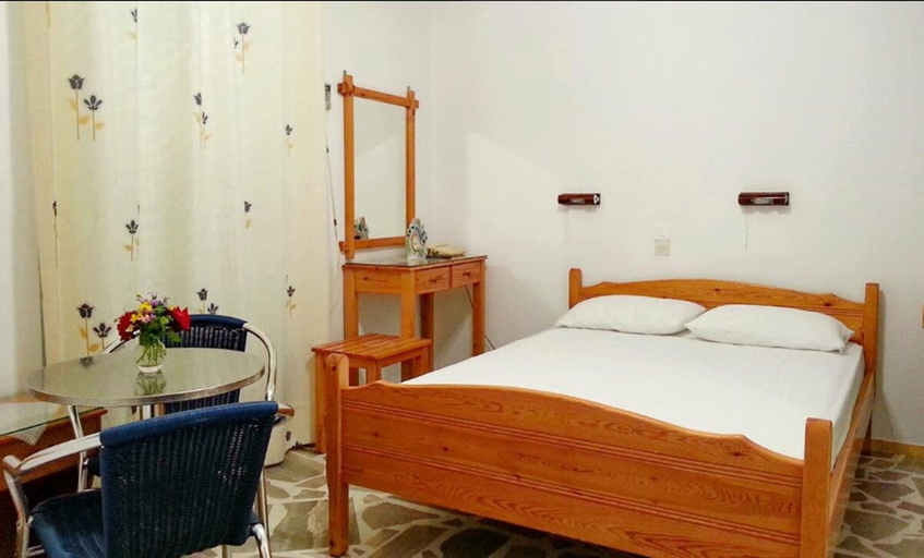 Bedroom 5, Pension Gina, Attica