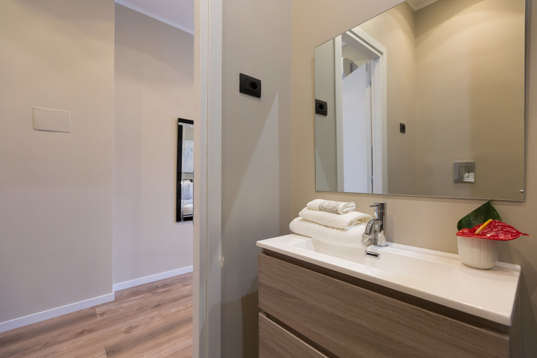 Bathroom 5, 126 Gracchi Suites, Rome