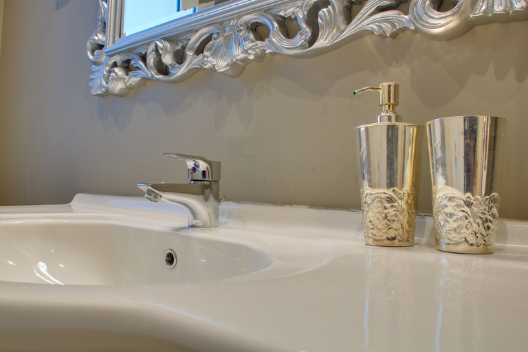 Bathroom 5, AthiNN Residence, Attica