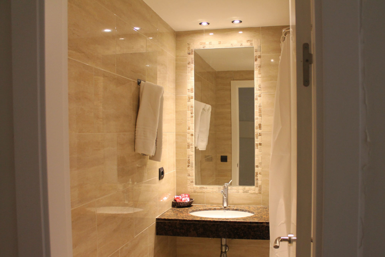 Bathroom 5, Apartamentos Bora Bora - Adults Only, Baleares