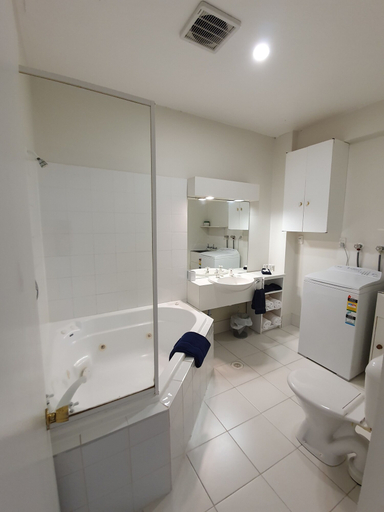 Bathroom 4, U Studios Paraparaumu, SureStay Collection by BW, Kapiti Coast