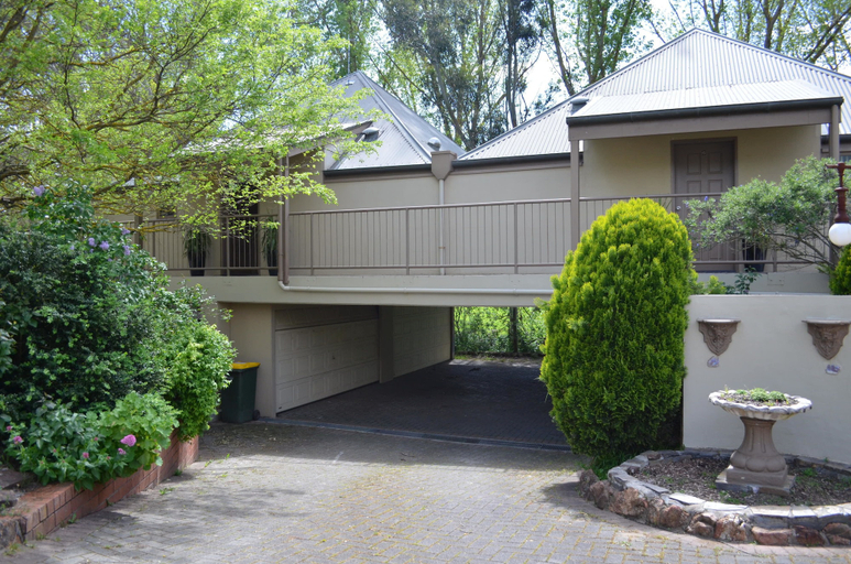 Others 5, Hahndorf Motel, Adelaide