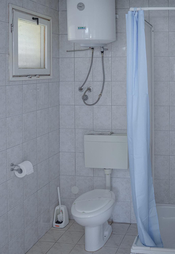 Bathroom 3, Hotel Miran, Pirovac
