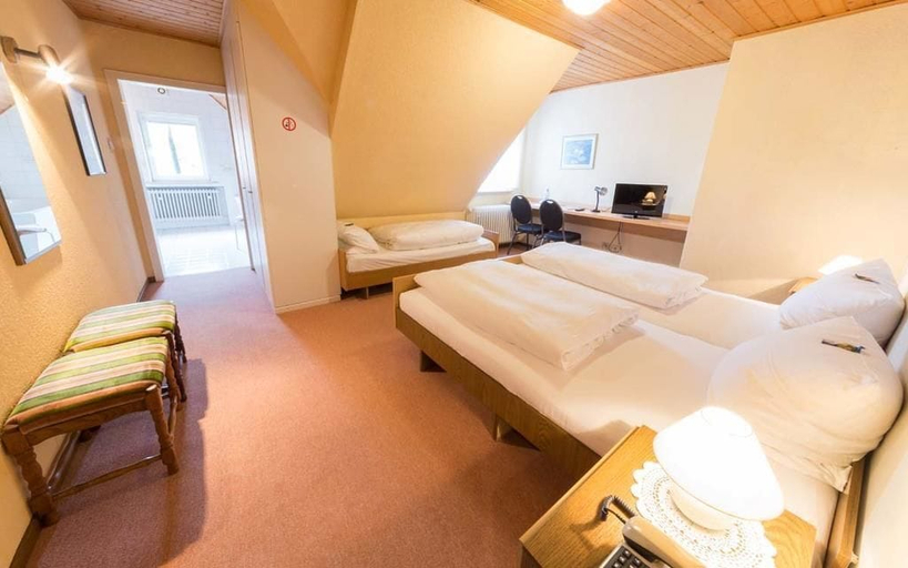 Bedroom 4, Hotel Thielmann, Lahn-Dill-Kreis