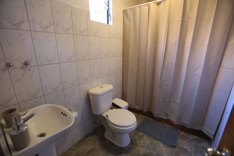 Bathroom 4, Hostal Belen Expediciones, El Loa
