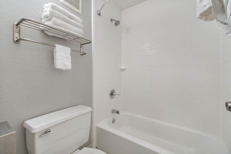 Bathroom 4, Beachfront Palms Resort Galveston, an Ascend Collection Hotel, Galveston