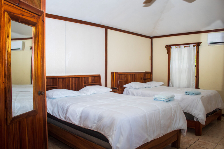 Bedroom 3, Coconut Tree West Bay, Roatán