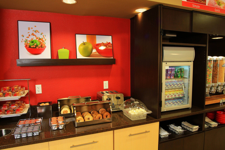 Food & Drinks 5, Towneplace Suites by Marriott East Lansing, Ingham