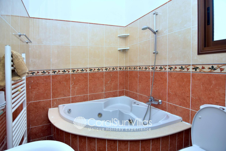 Bathroom, Elegant Huge Villa Large Pool, Ideal For Weddings